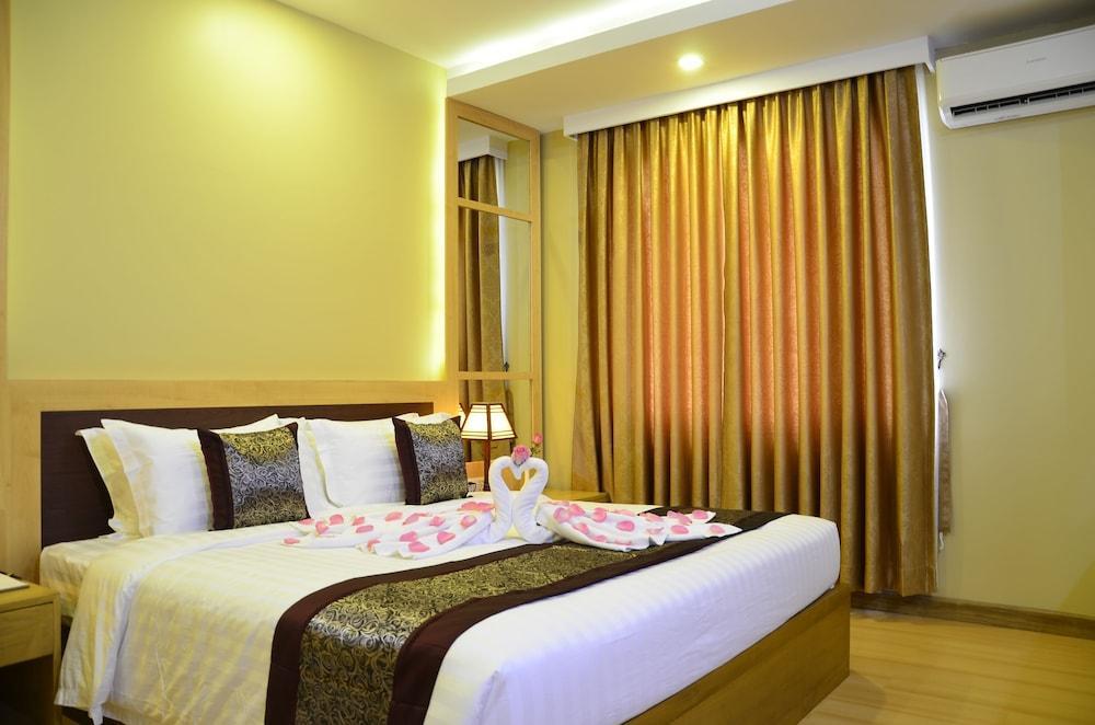 Royal Pavilion Hotel Yangon Exterior foto