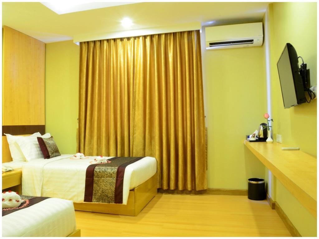 Royal Pavilion Hotel Yangon Exterior foto