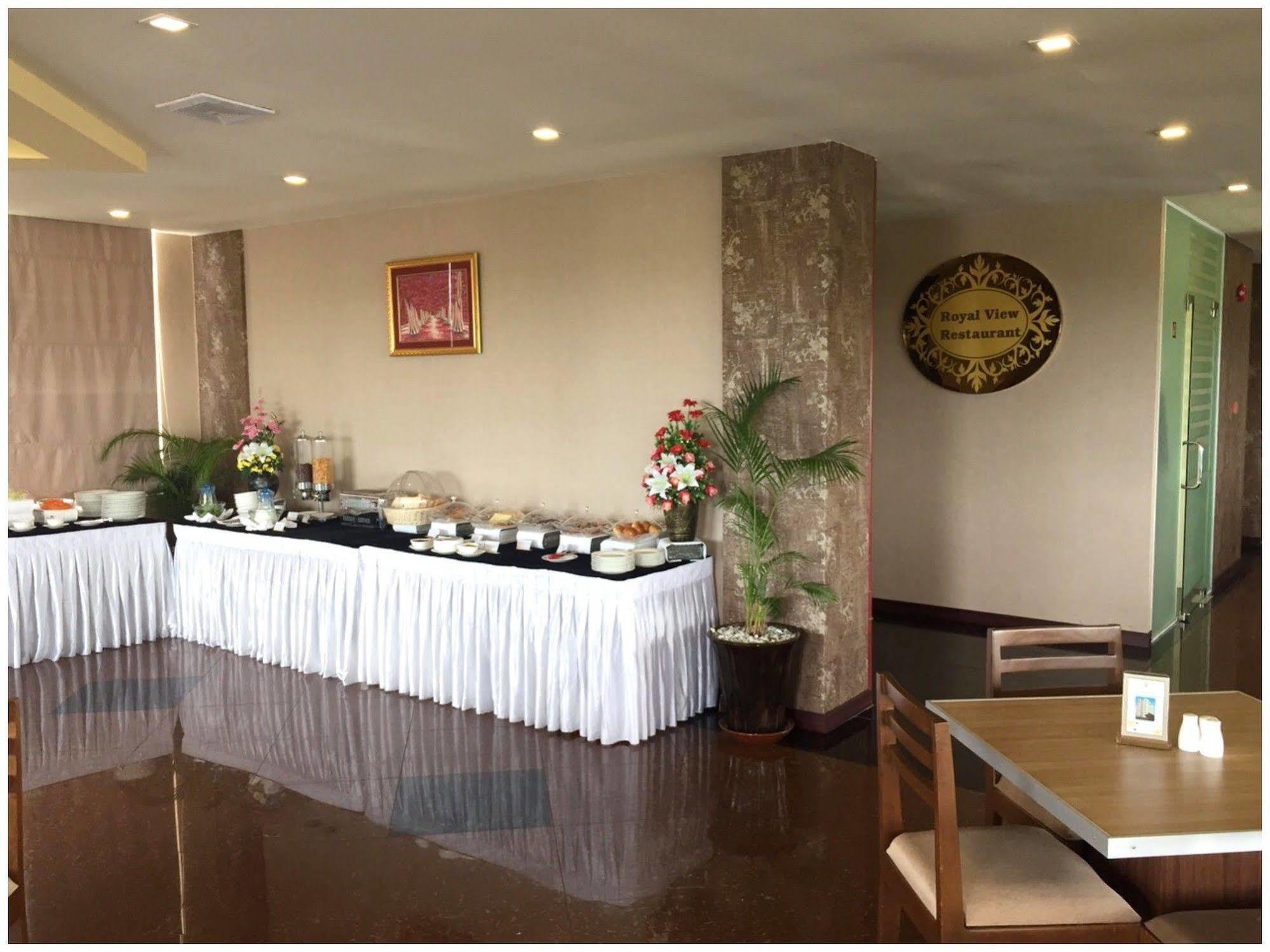 Royal Pavilion Hotel Yangon Exterior foto
